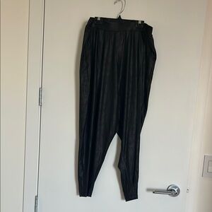 Black Joggers with Tapered Leg and Soft Fabric